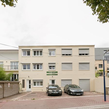 เฟอร์นิช อพาร์ตเมนต์ เรซีด็องซ์ เลอ เรอแล อาเมลี Aparthotel Clamart ภายนอก รูปภาพ