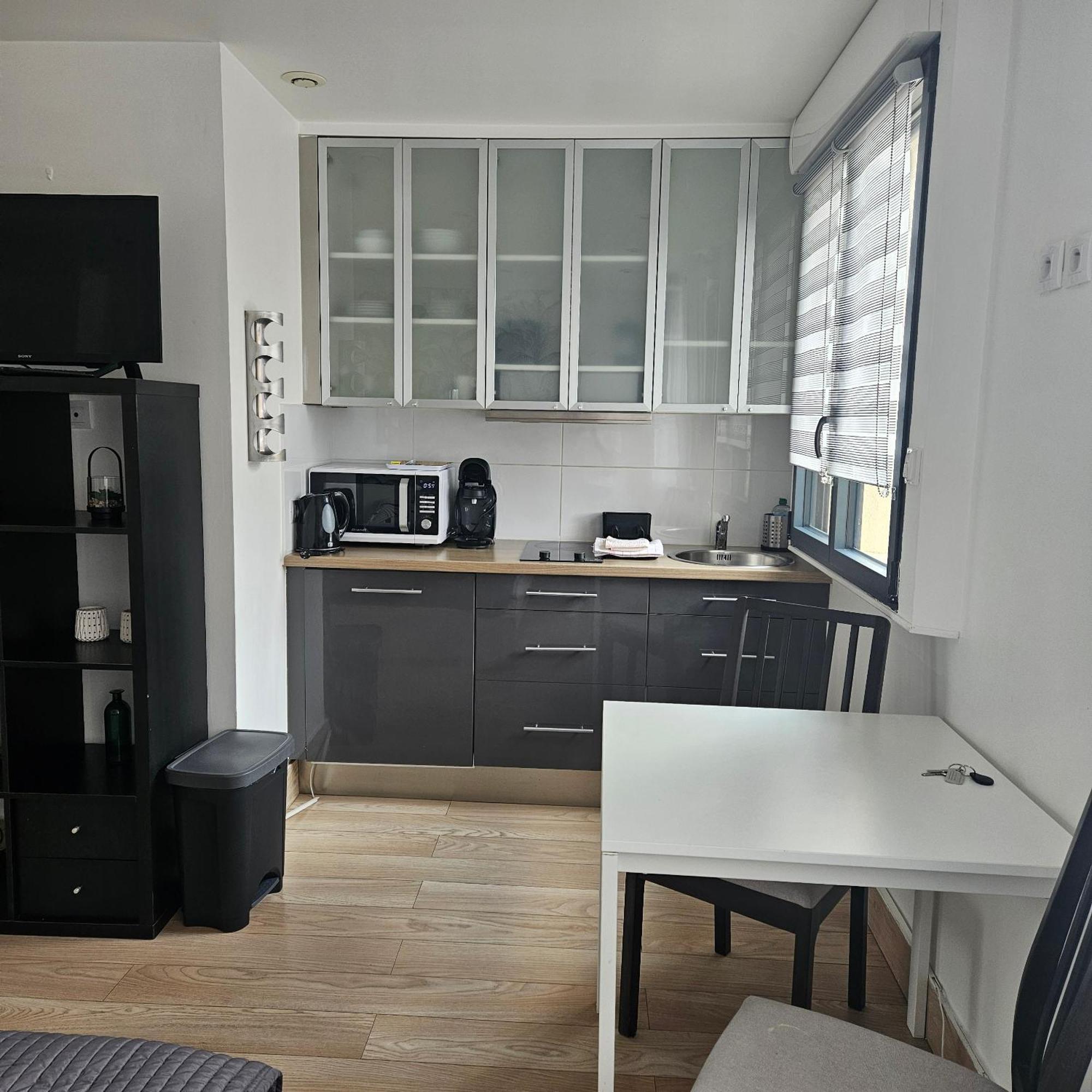 เฟอร์นิช อพาร์ตเมนต์ เรซีด็องซ์ เลอ เรอแล อาเมลี Aparthotel Clamart ภายนอก รูปภาพ