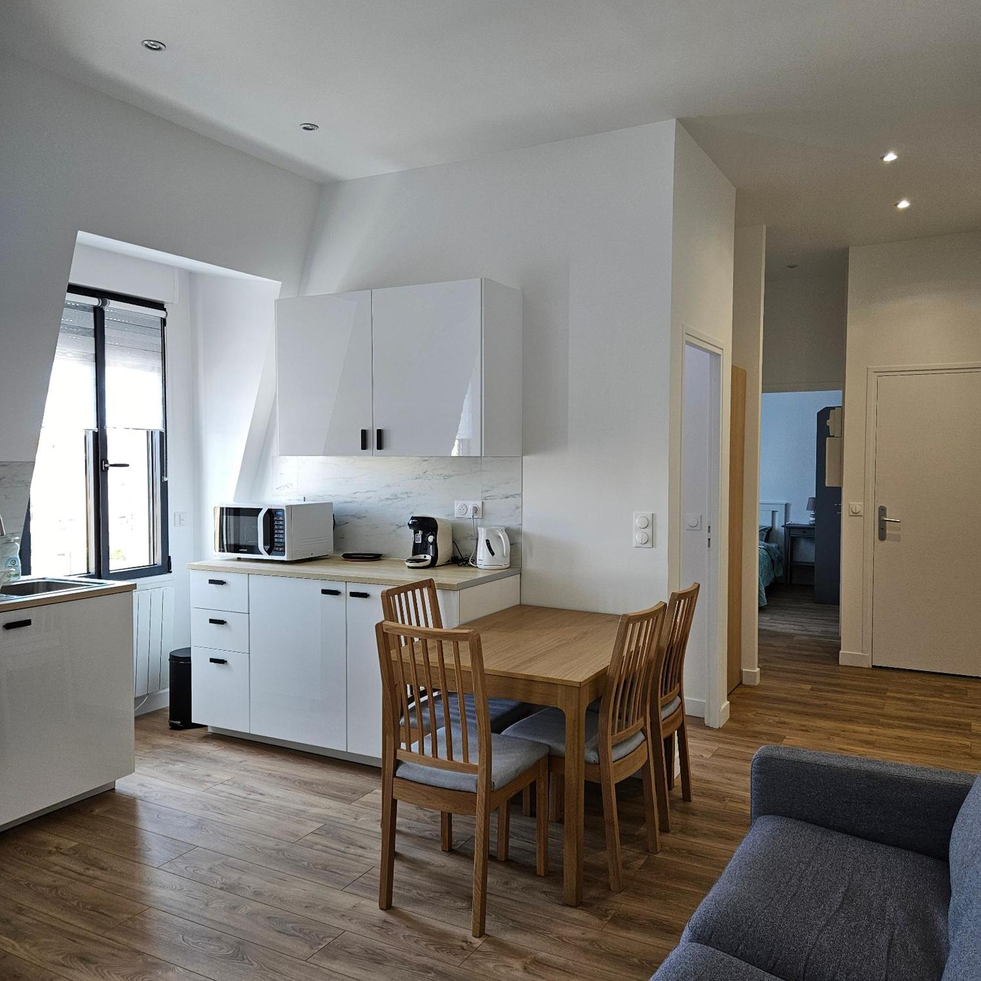 เฟอร์นิช อพาร์ตเมนต์ เรซีด็องซ์ เลอ เรอแล อาเมลี Aparthotel Clamart ภายนอก รูปภาพ