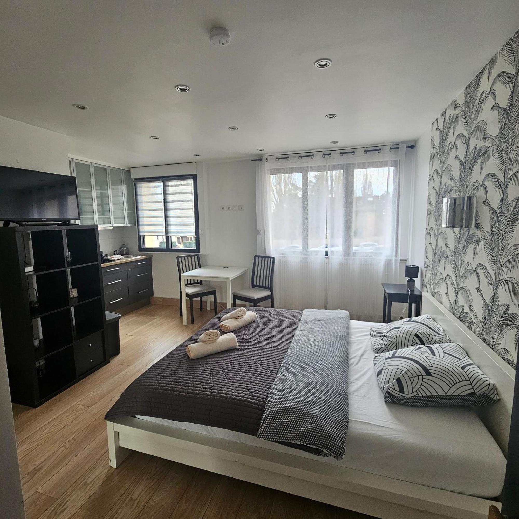 เฟอร์นิช อพาร์ตเมนต์ เรซีด็องซ์ เลอ เรอแล อาเมลี Aparthotel Clamart ภายนอก รูปภาพ
