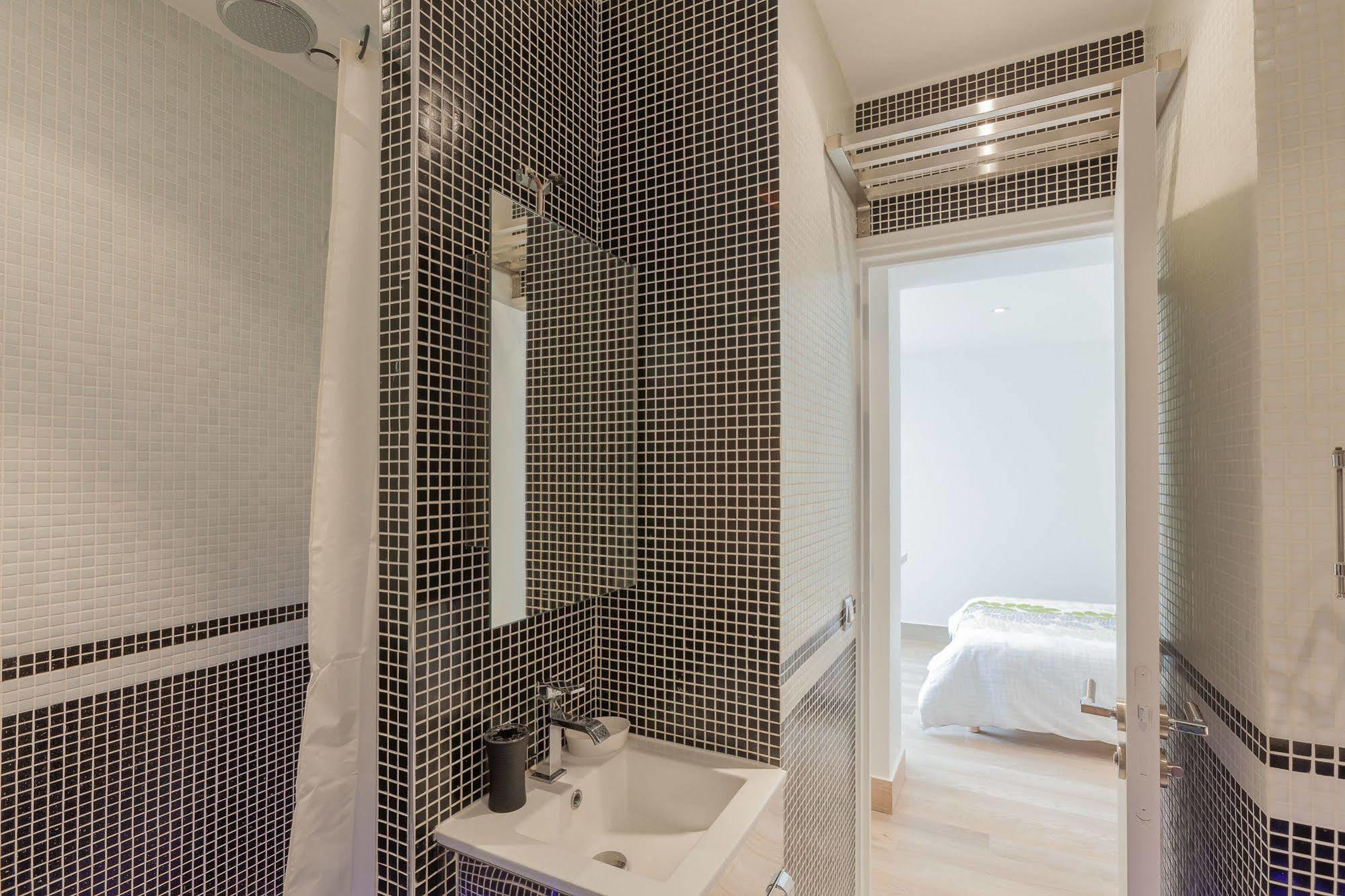 เฟอร์นิช อพาร์ตเมนต์ เรซีด็องซ์ เลอ เรอแล อาเมลี Aparthotel Clamart ภายนอก รูปภาพ